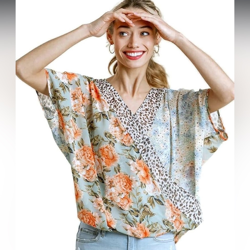Umgee Women's Sheer Mixed Print Overlap Top, size Small